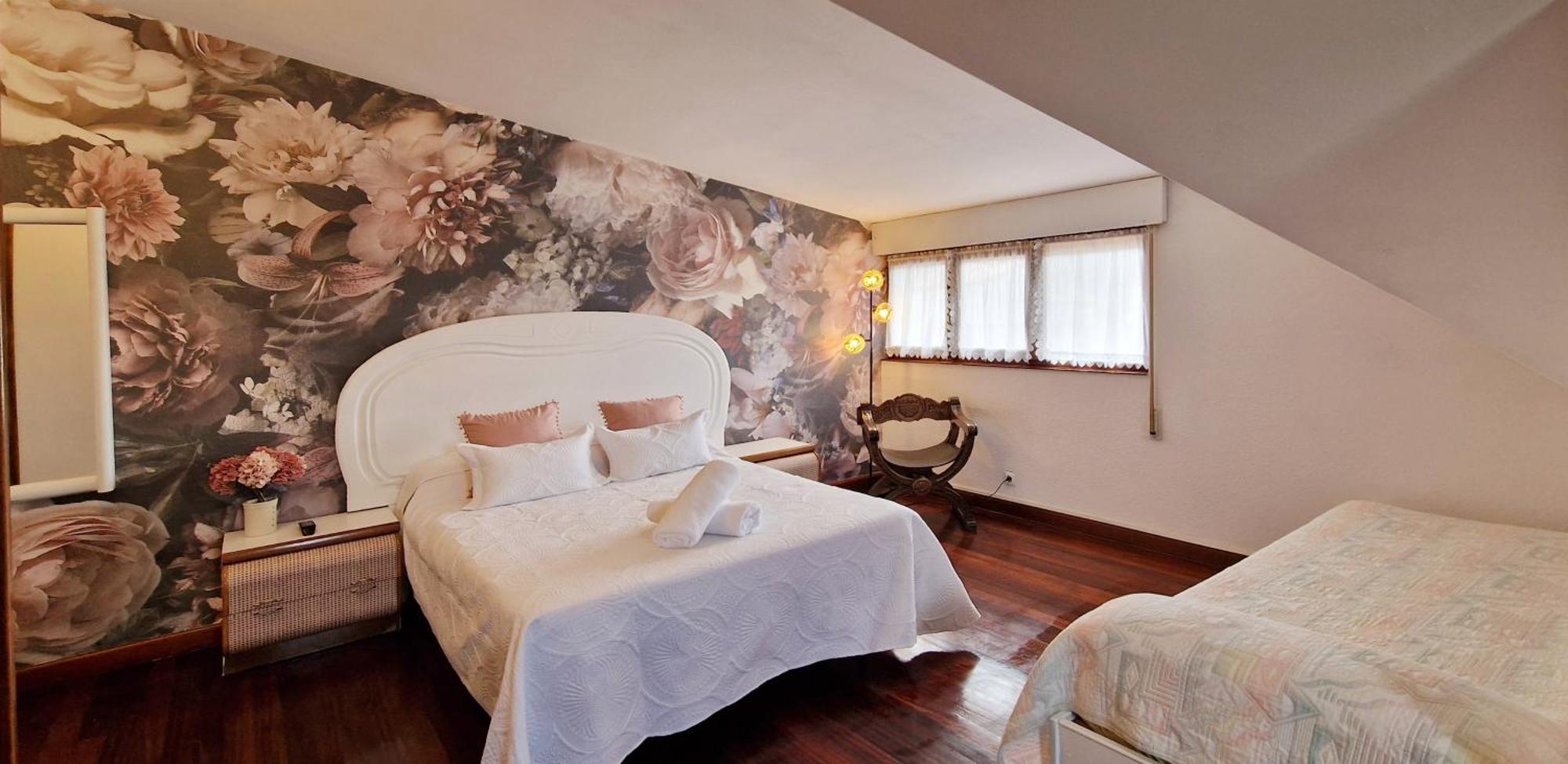 Hotel Cosma House Hinojedo Pokoj fotografie